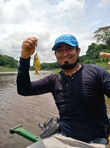Carlos Torres, guide spécialiste Pérou, en Amazonie