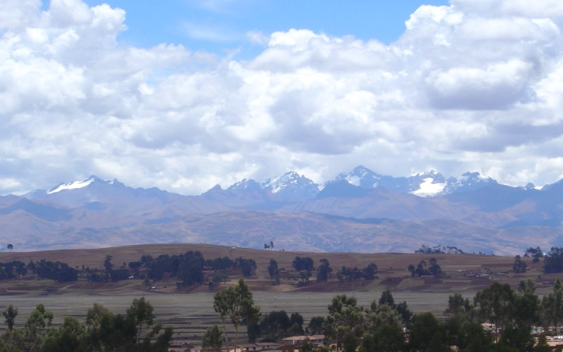 Les Andes verdoyantes autour de Cusco pendant la saison des pluies, en janvier