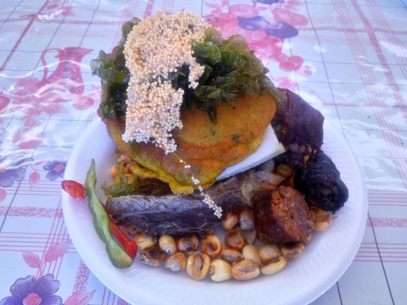 Chiriuchu, plat froid traditionnel de Cusco servi lors de la fête du Corpus Christi