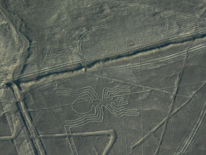 Les lignes de Nazca vues du ciel, géoglyphes mystérieux du désert péruvien